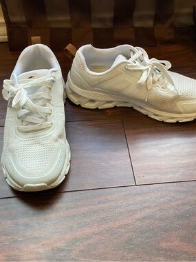 AVIA White Athletic Sneakers Woman 7.5